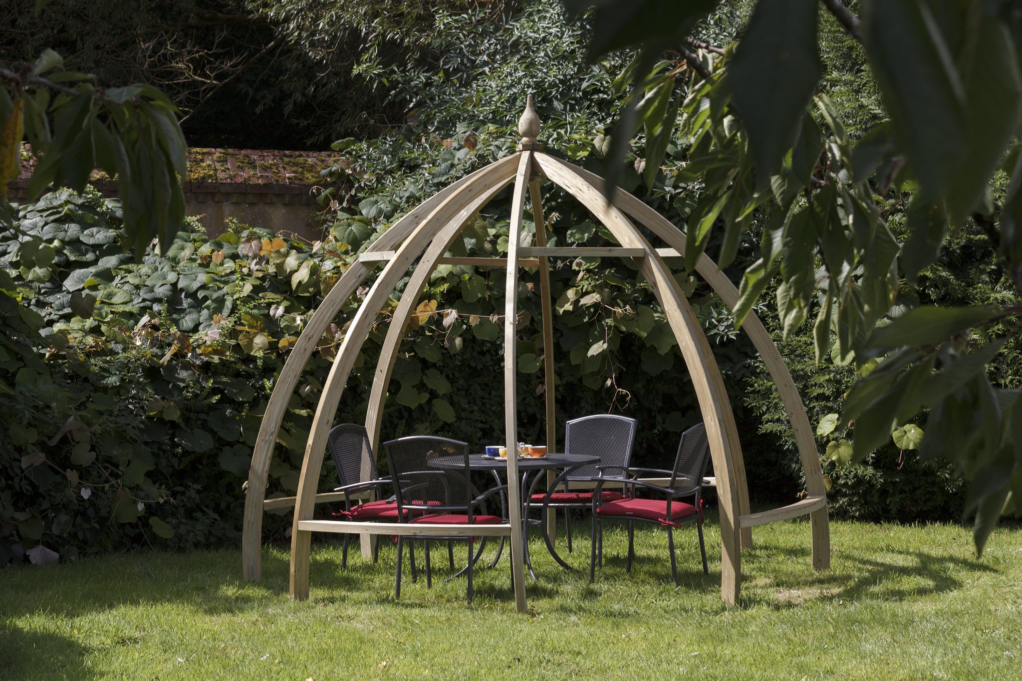 The Apollo Pergola is a distinctively designed dome shaped structure that will give your garden a contemporary feel. The beams and rafters are made from pressure-treated timber providing extra protection from outdoor elements.