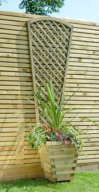 Featuring a beautifully crafted lattice, the Alderley Fan Trellis is idea for mounting on fence panels or walls as well as being used with a planter to support plants. The lattice is rounded, planed and is fitted into a full frame for that extra decorative, timeless look. Pressure-treated for added protection against wood rot.