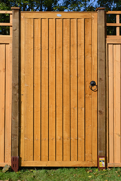 A classic vertical board gate with a fresh new look. Re-engineered with fine sawn timber for a smooth and premium finish. Pressure-treated with a golden brown colour providing strength and longevity in use. Matching Closeboard Panel available.