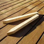 The fixing spike can be used in numerous garden applications from securing log edging to defining building plots. Crafted from sturdy pressure treated timber in a natural finish.