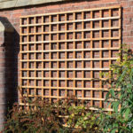 This Heavy Duty Trellis with a robust frame is ideal for supporting climbing plants. The fine swan timber provides a smooth, superior finish whilst the pressure treatment protects the trellis from wood rot and decay.