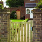 The Pale Gate is great to use with a variety of styles of fencing. Manufactured from top quality, planed and pressure-treated timber enabling protection from the elements.