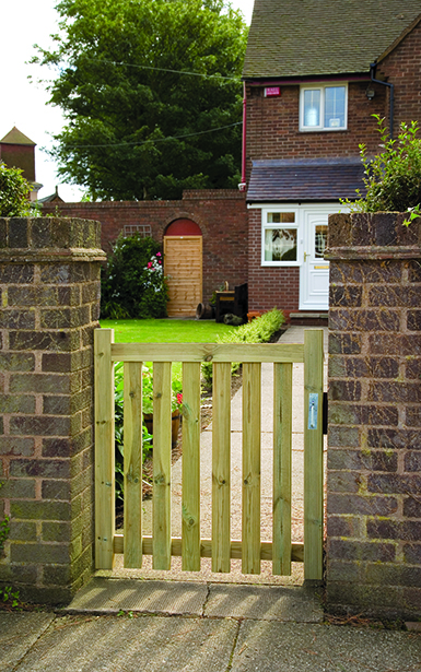 The Pale Gate is great to use with a variety of styles of fencing. Manufactured from top quality, planed and pressure-treated timber enabling protection from the elements.