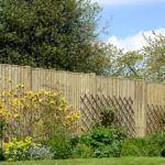 This panel is constructed using 100mm wide featheredge boards and a flat top edge combining a classic look with strength. Available pressure-treated in either pressure-treated green, pressure-treated golden brown or dark brown for protection against wood rot.